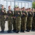 Léto v maskáčích: 982 středoškoláků složilo slavnostní přísahu